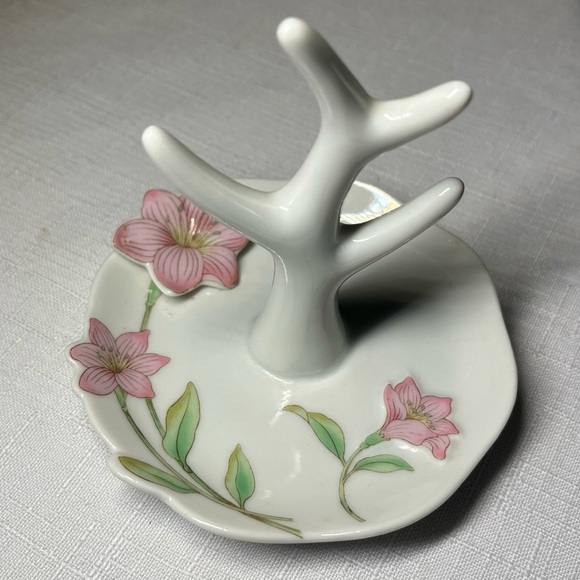 Vintage 3D floral ring holder. Porcelain. Cameron Japan - Picture 2 of 5